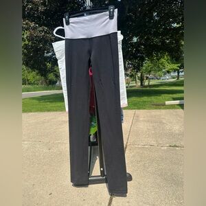 Lululemon Skinny Groove Roll Down Waist Pant Black/White Size 4